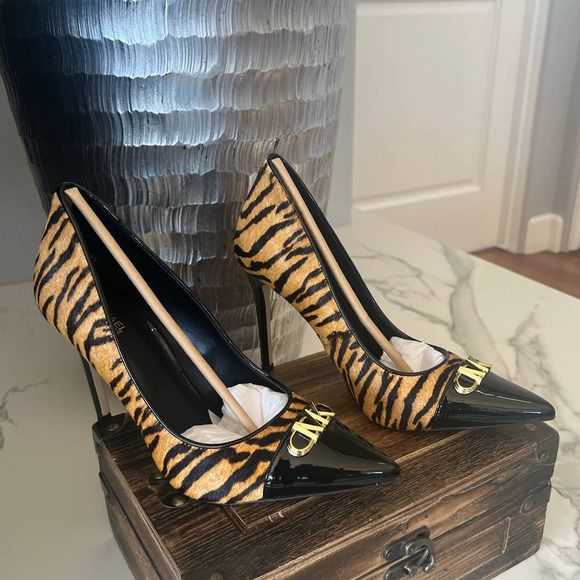 Michael Michael Kors Parker Tiger Print Pumps - Picture 1 of 9